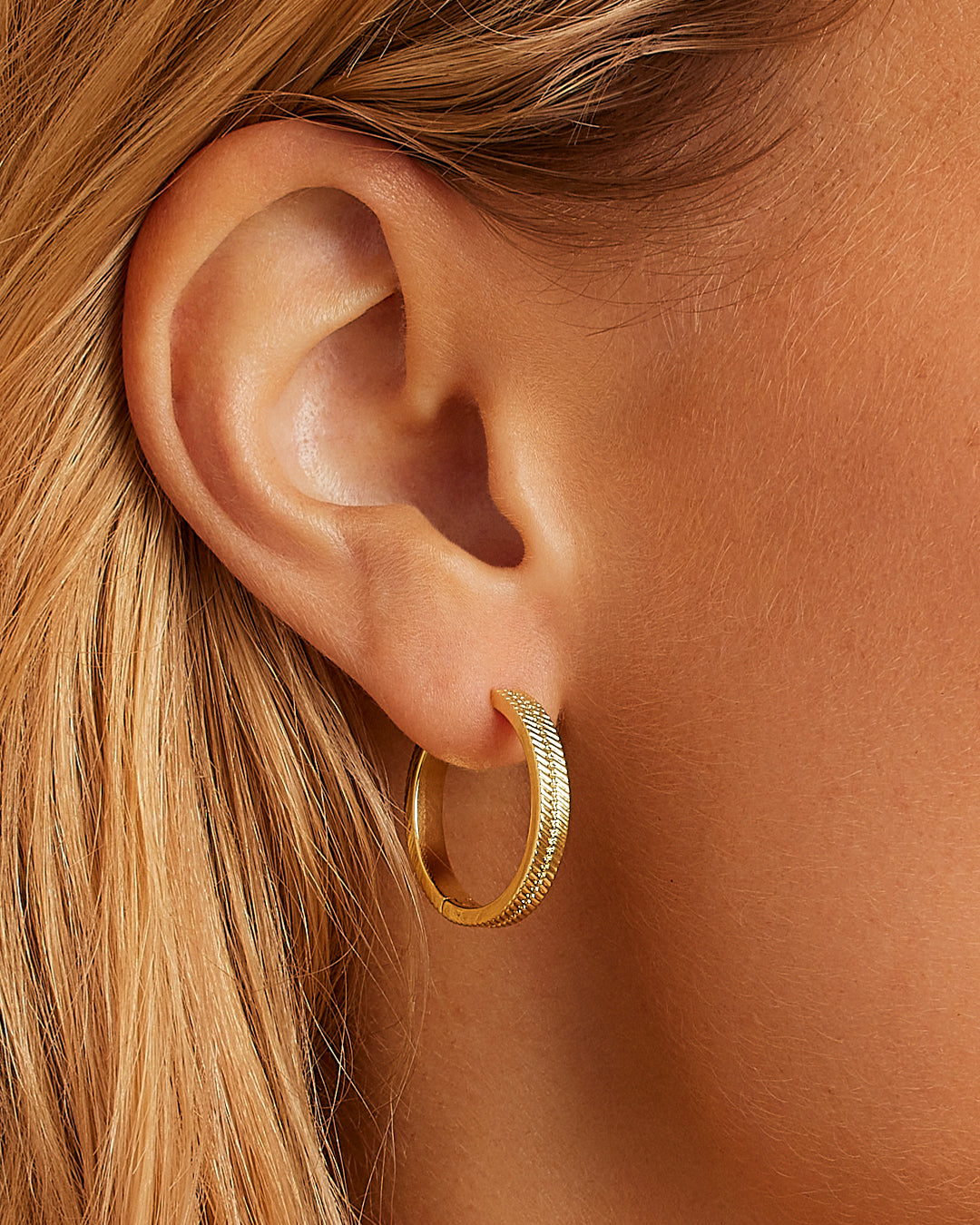 Gorjana deals gold hoops