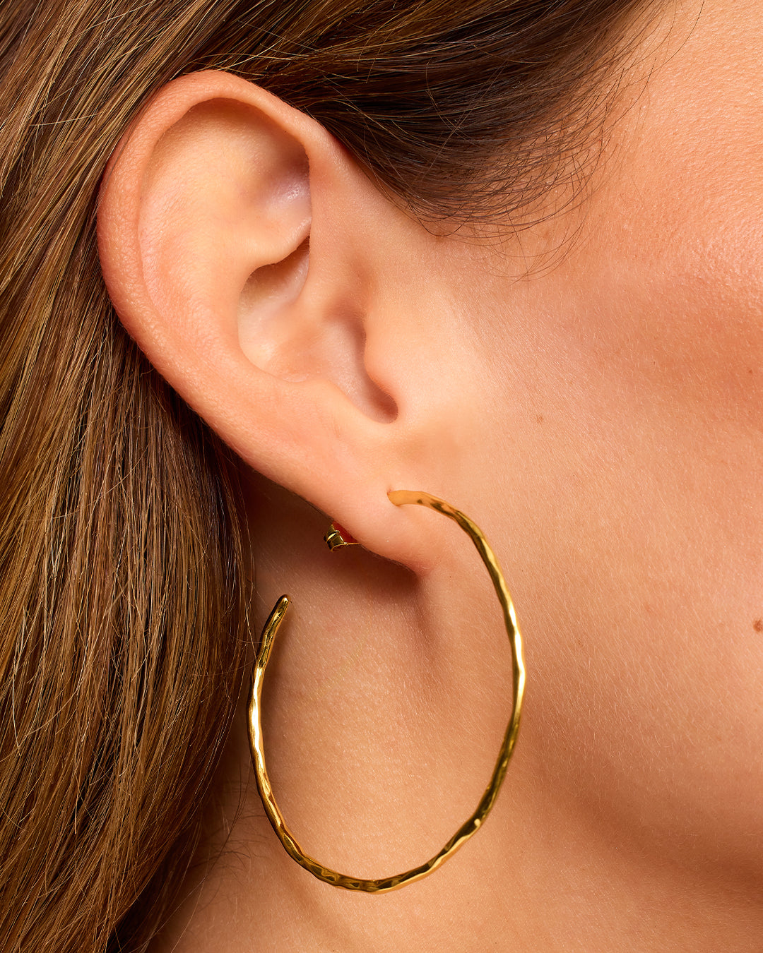 Taner Thin hoops, medium sized hoops || option::18k Gold Plated