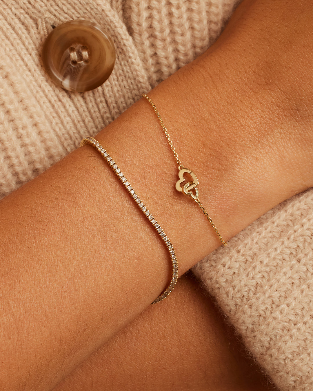 Yellow gold sales heart bracelet