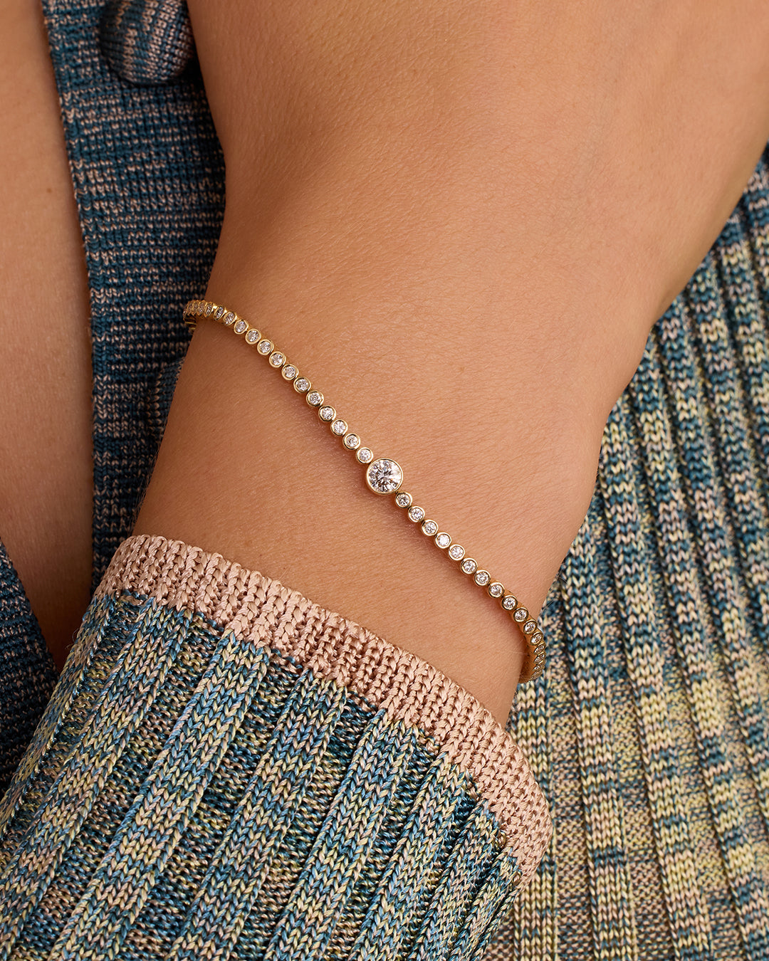 Lab Grown Diamond Circle Charm Tennis Bracelet || option::14k Solid Gold, 6 in.